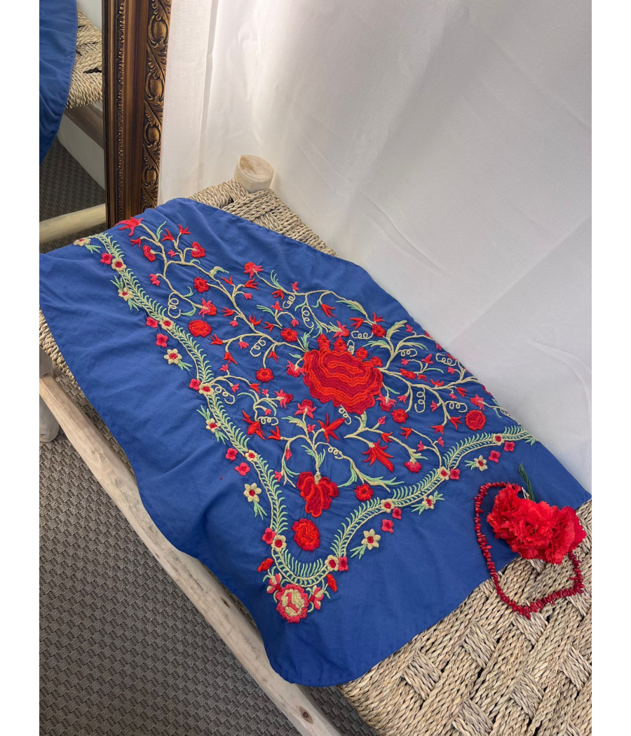 Pañuelo Bordado Manzanilla Azul